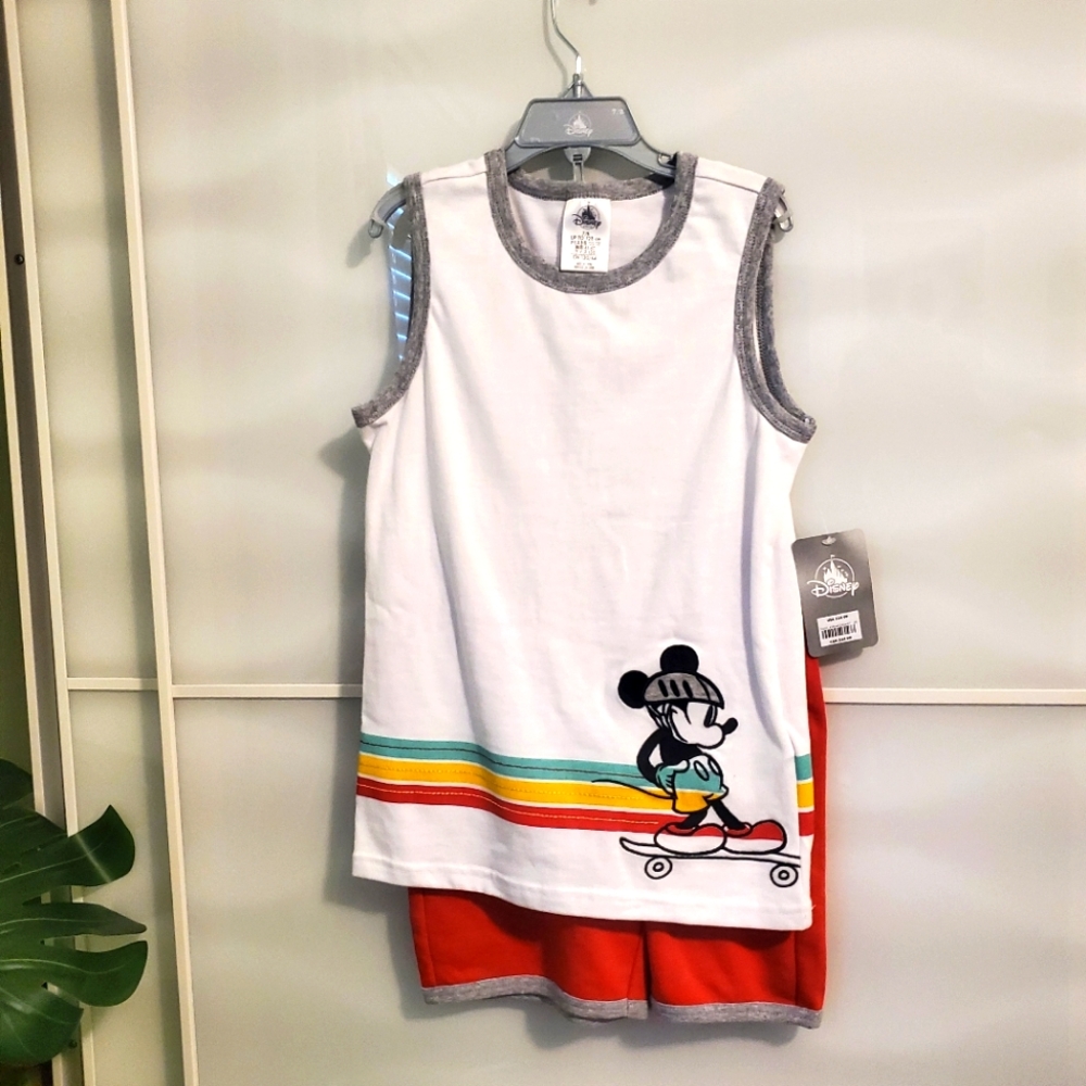 Mickey skater outfit, boys size 7/8